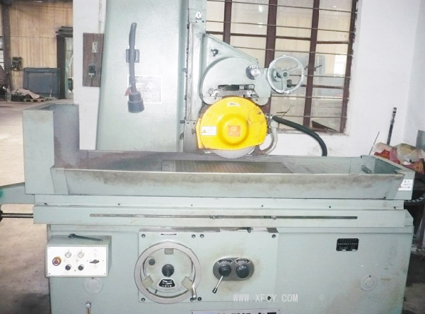 冲压机器和模具